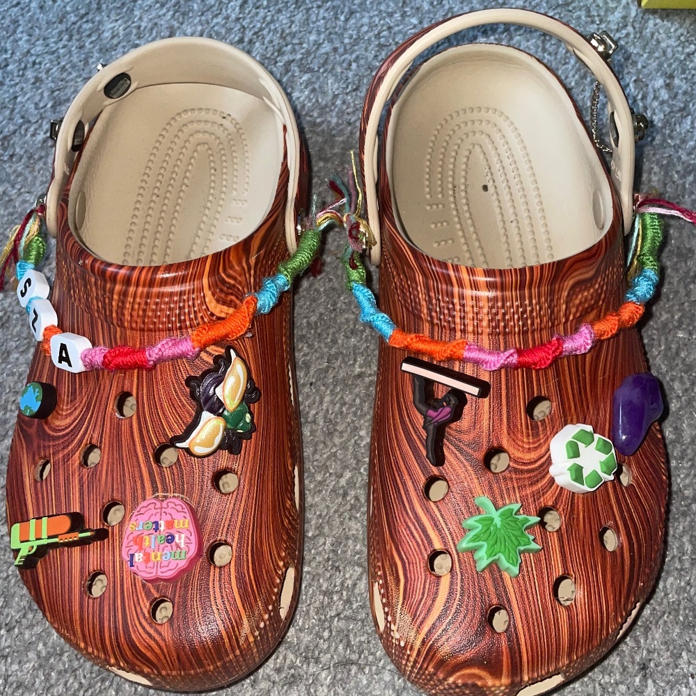 SZA WOOD GRAIN CLASSIC CROCS
